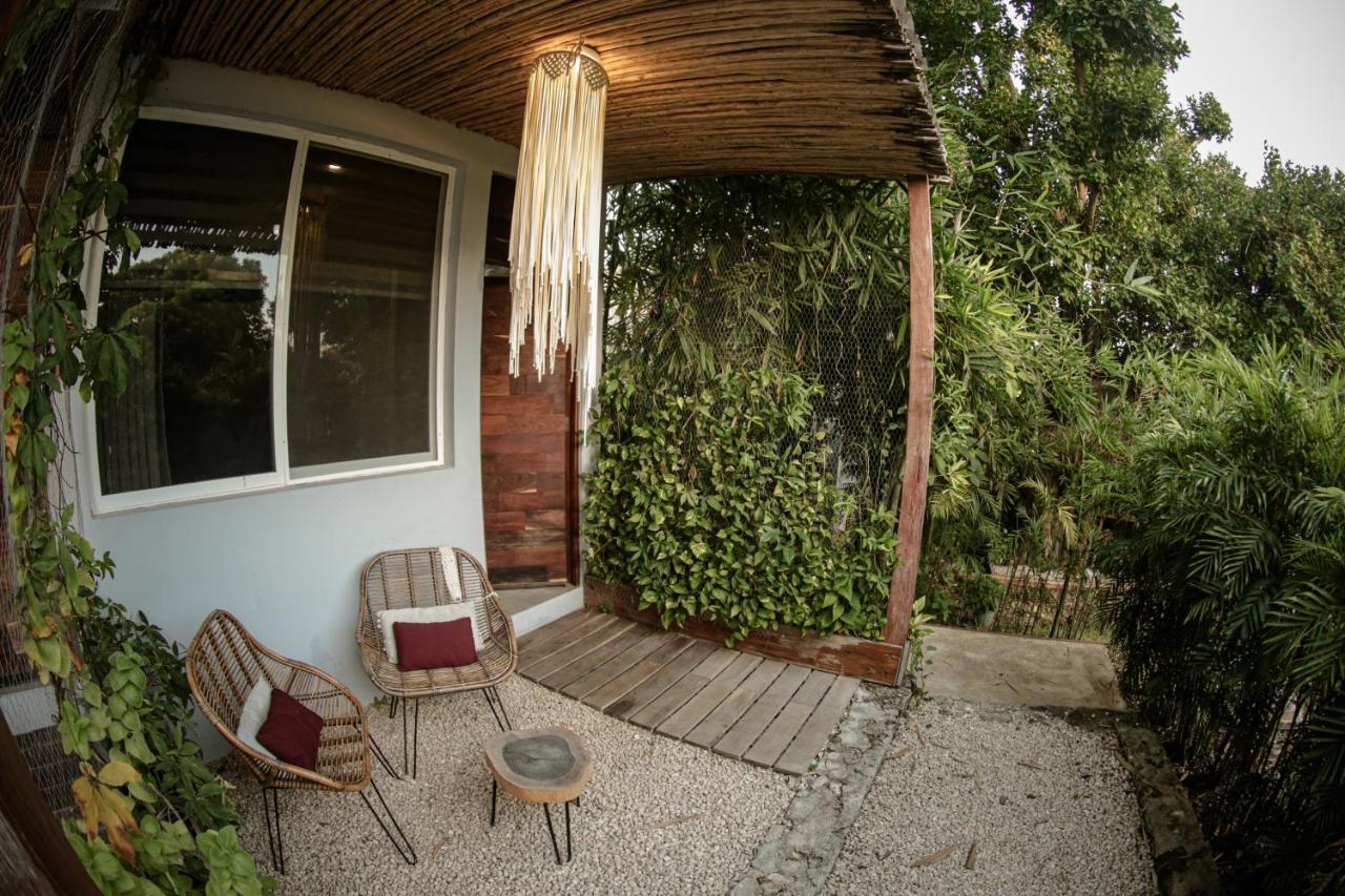 Hotel Makaaba Eco-Boutique Bacalar Exteriör bild A room at the hotel