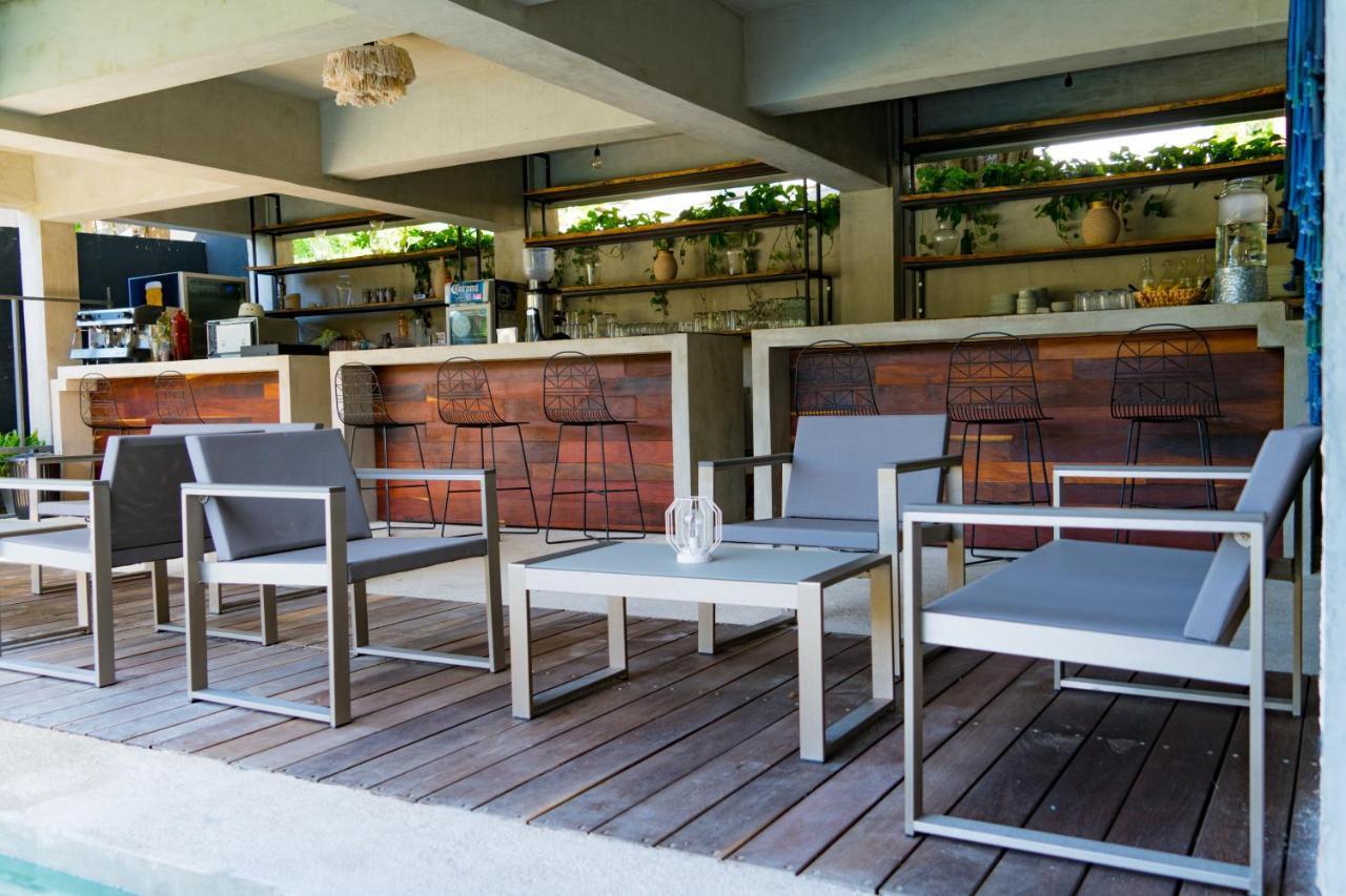 Hotel Makaaba Eco-Boutique Bacalar Exteriör bild The bar at the rooftop pool